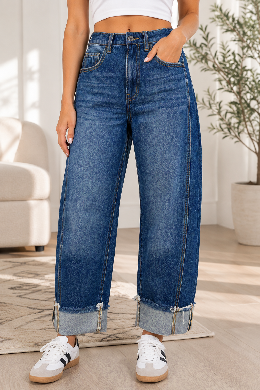 Raw Hem Loose Ankle Jeans