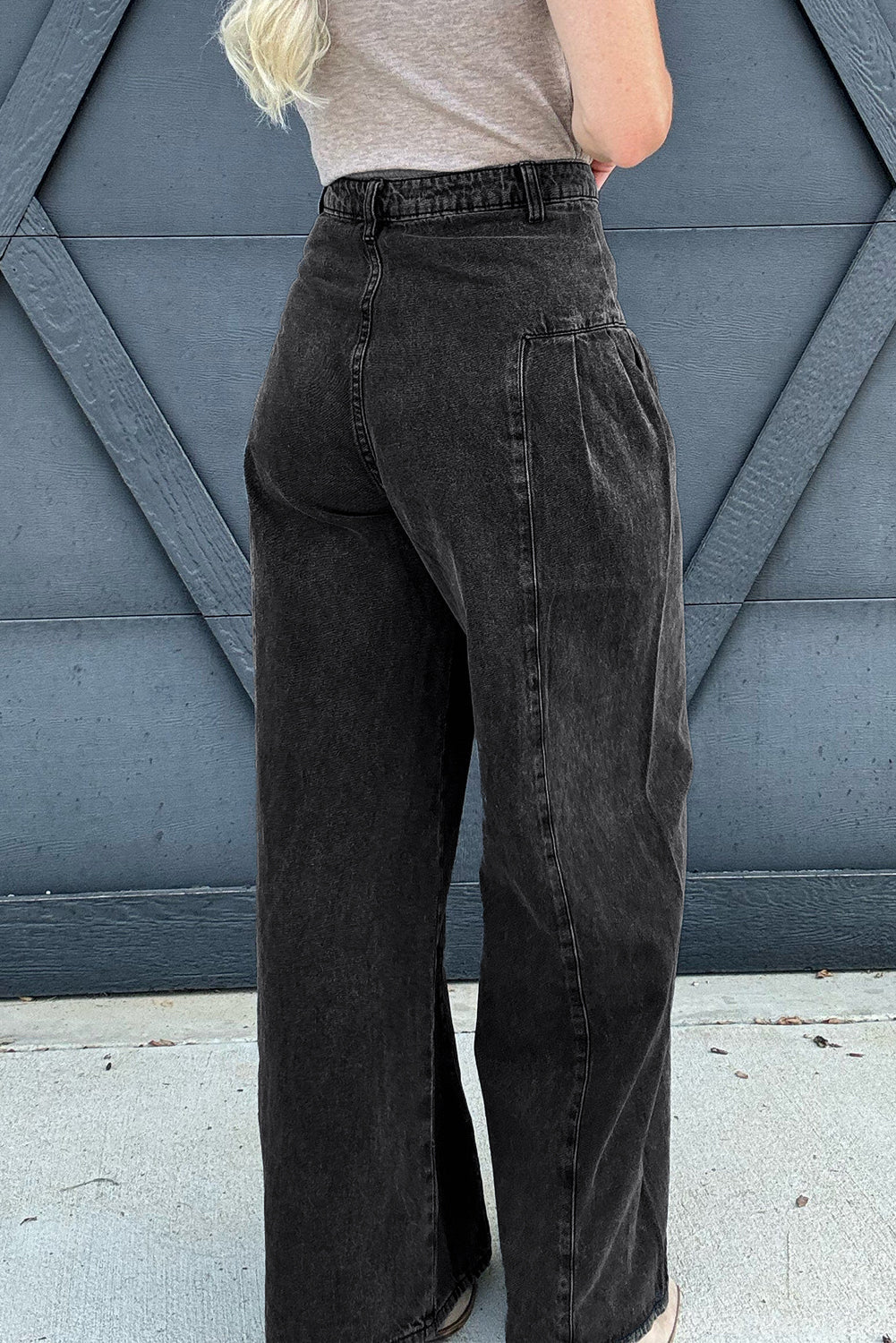 Mineral Wash Pleated Jeans